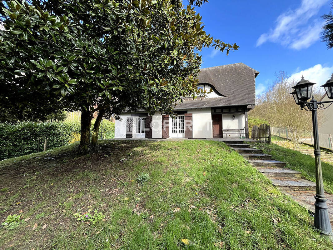 Maison à OINVILLE-SUR-MONTCIENT