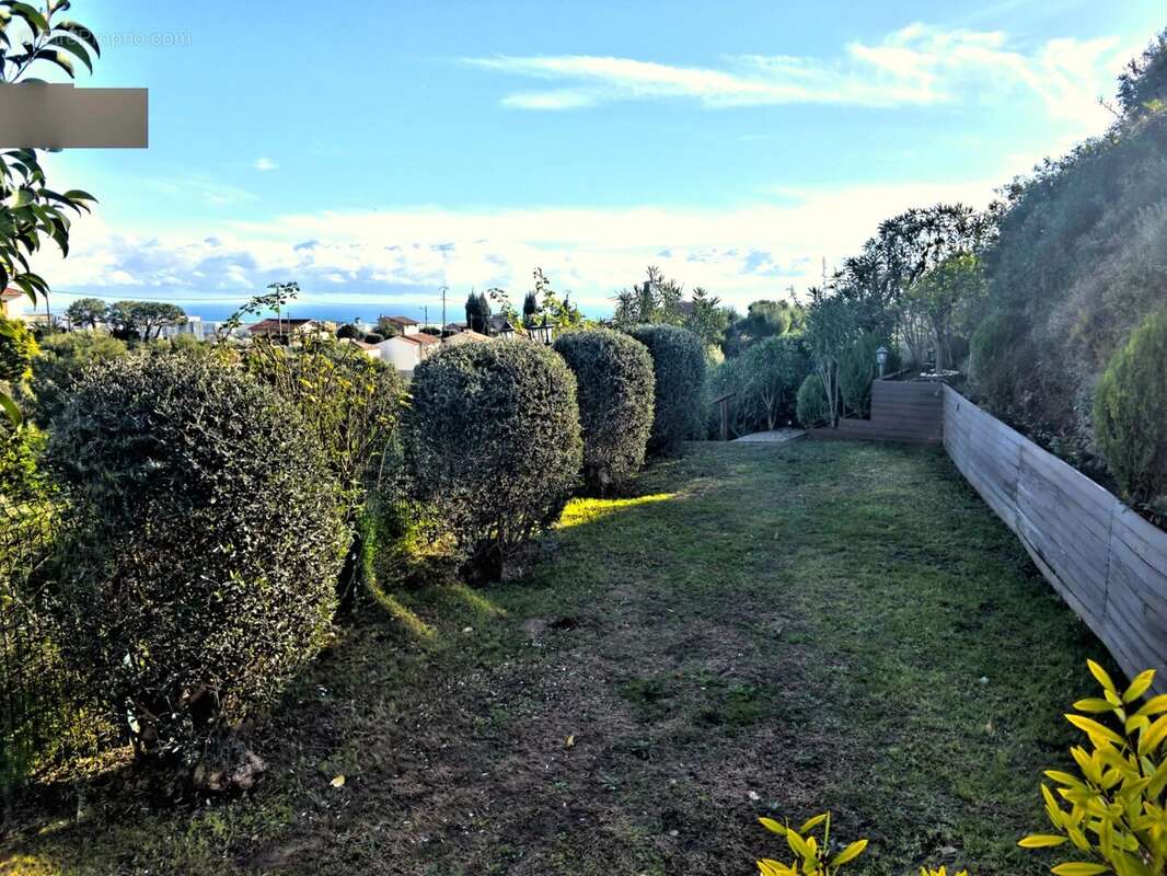 Maison à SAINT-LAURENT-DU-VAR