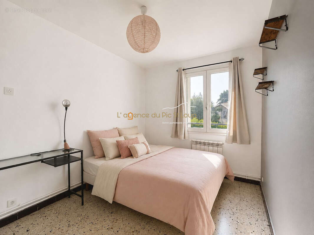 Maison 141 m² à Saint-Mathieu-De-Treviers  - photo 8