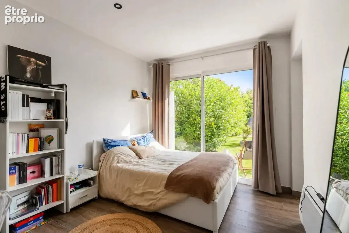 Maison de 5 pièces de 118 m² à Saint-Étienne-du-Grès - photo 9