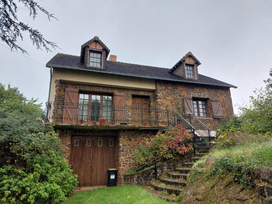Maison à LA BAZOGE