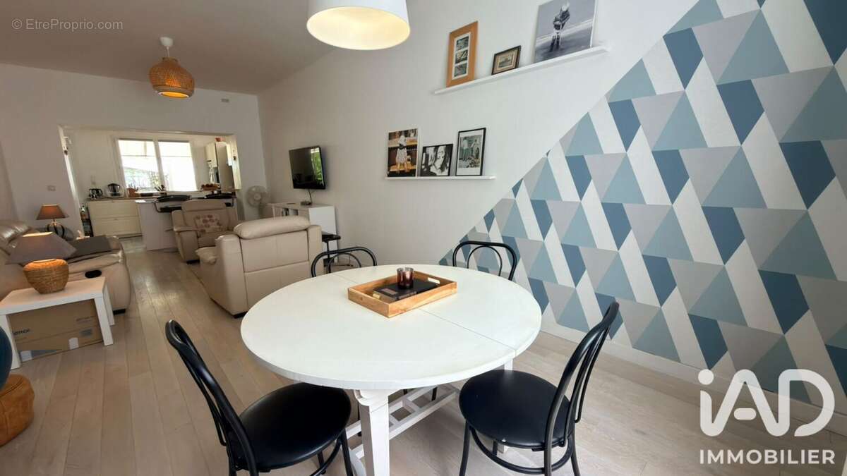 Maison 216 m² à Gardonne  - photo 3