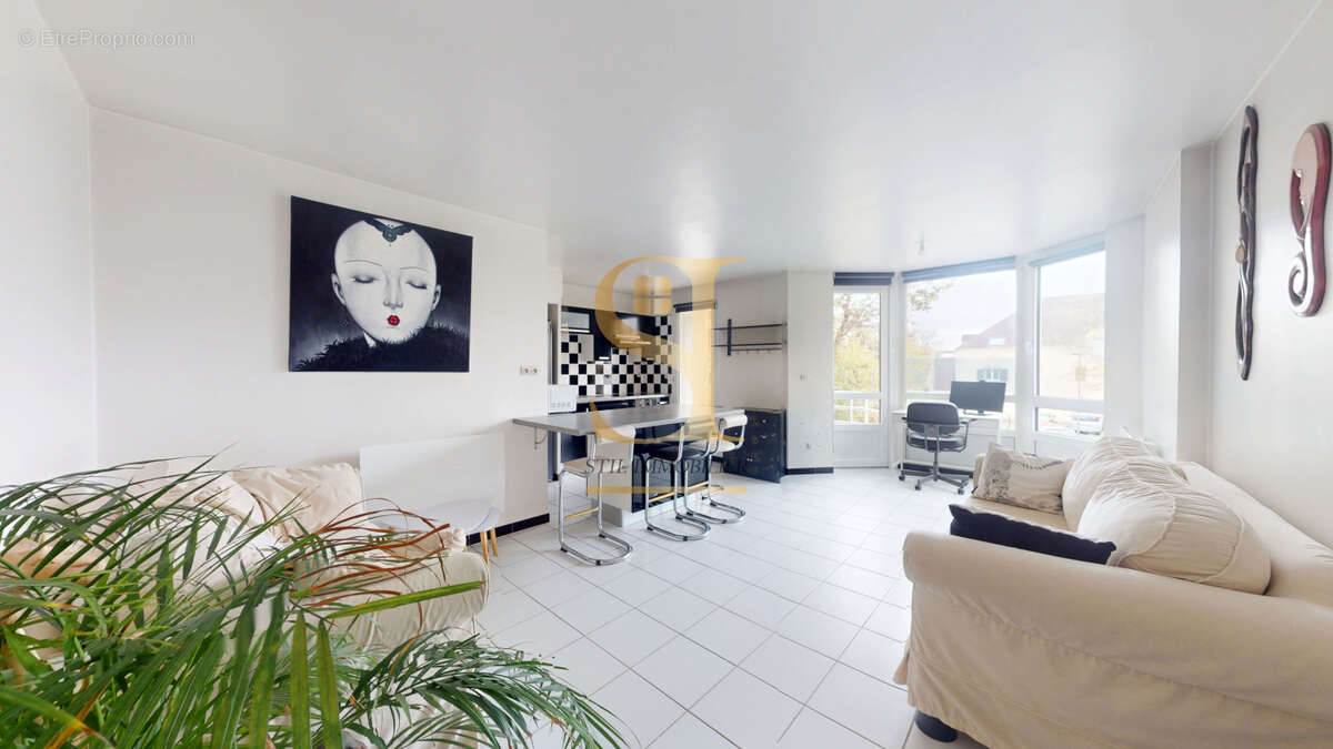 Appartement à SAVIGNY-LE-TEMPLE