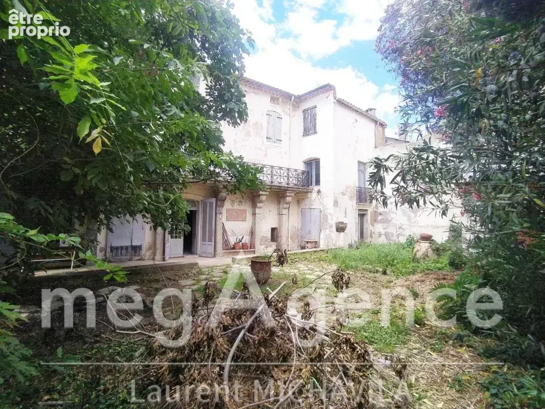 Maison de maître exceptionnelle de 300m2 avec jardin sur une parcelle de 536m2 à restaurer - photo 3