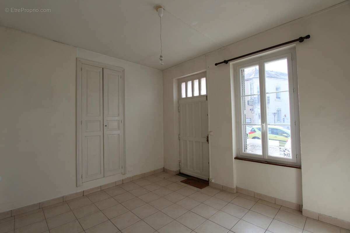 Appartement à LA CHARITE-SUR-LOIRE