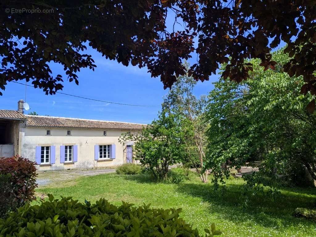 Maison à MIRAMBEAU