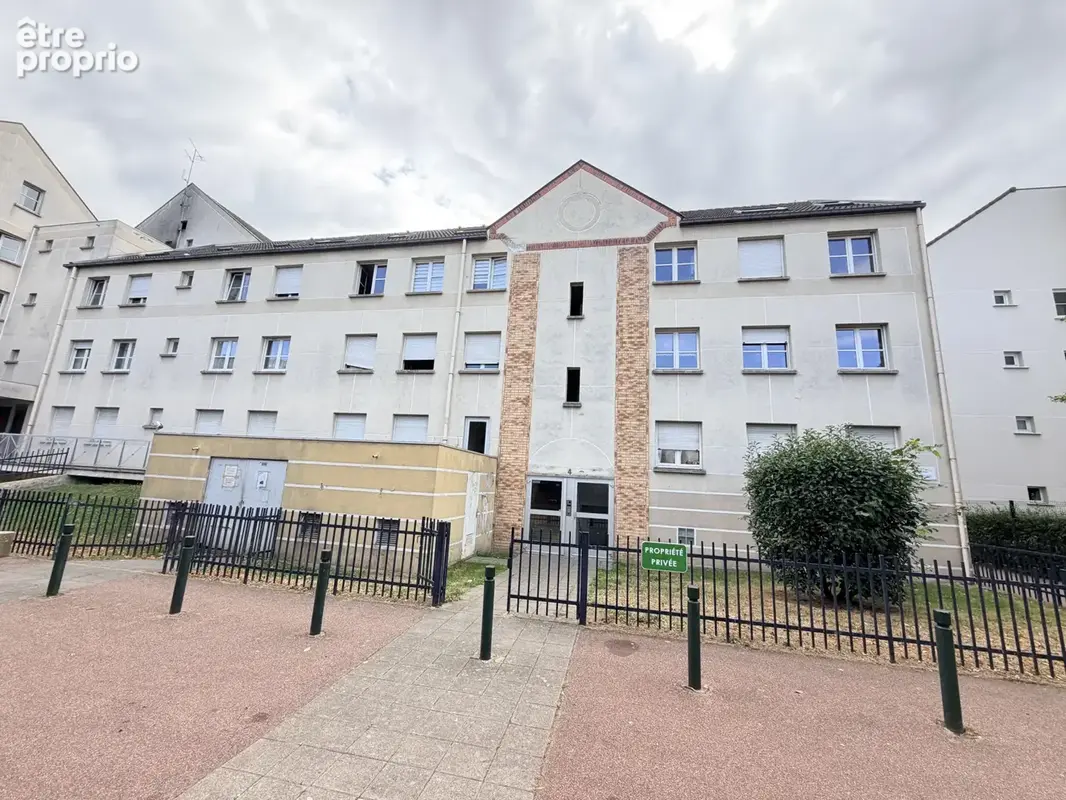 Appartement à COURCOURONNES