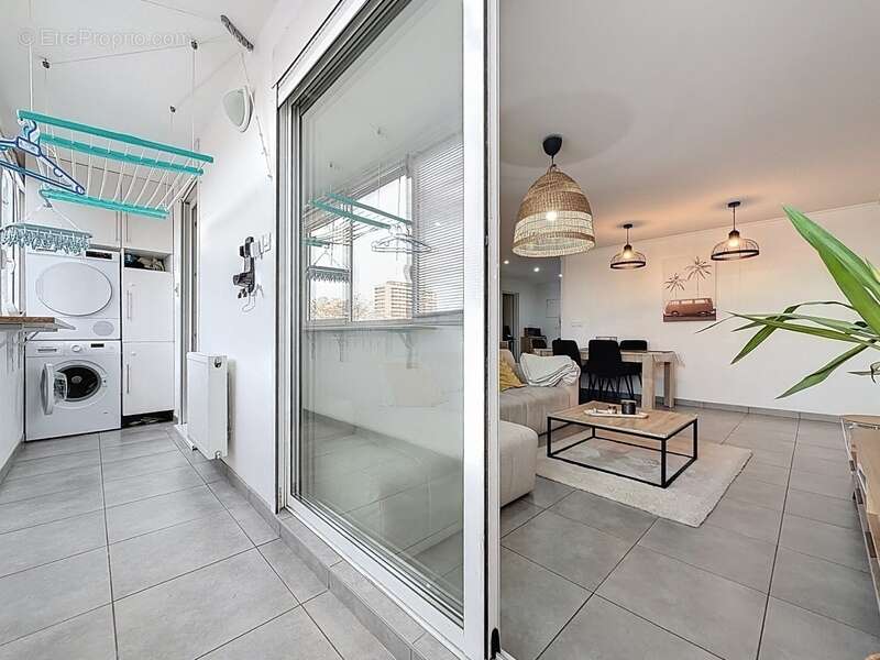 Appartement à RILLIEUX-LA-PAPE