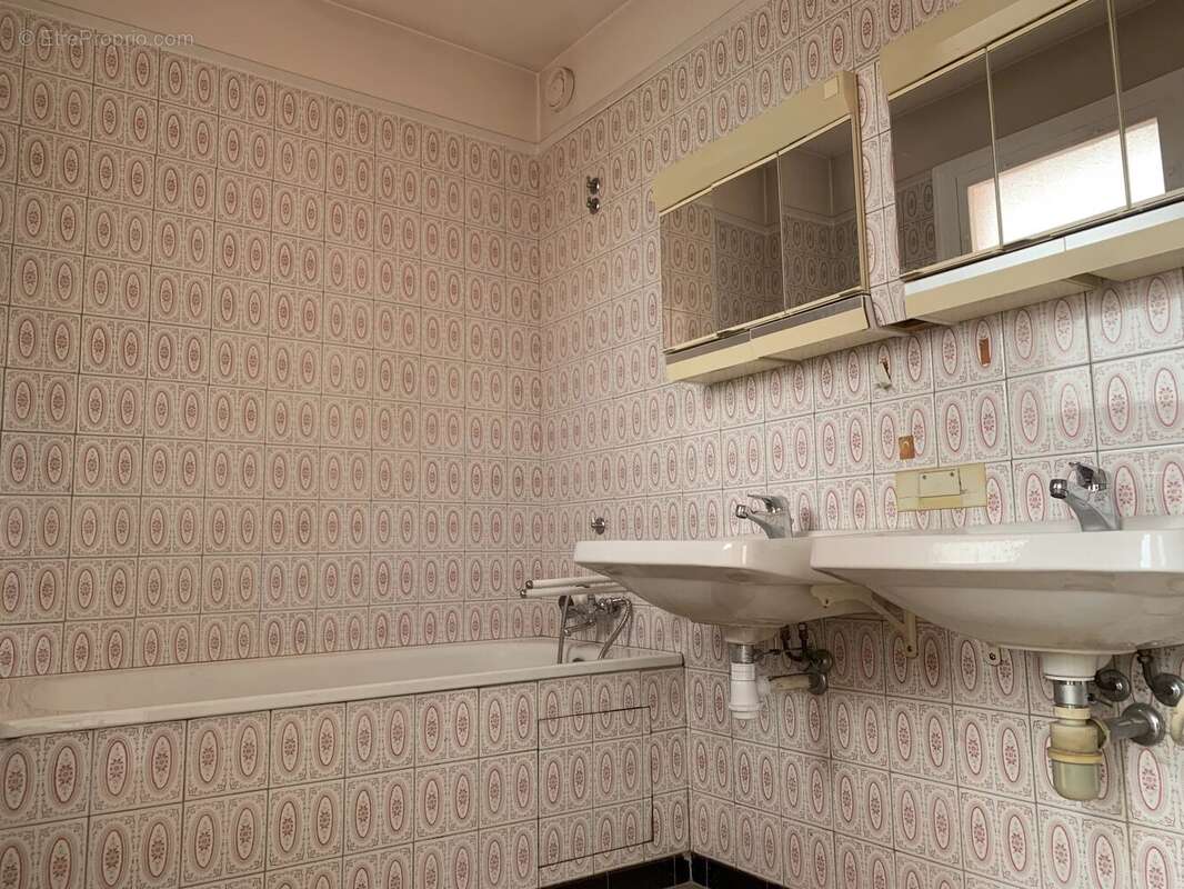 Appartement à LA LONDE-LES-MAURES