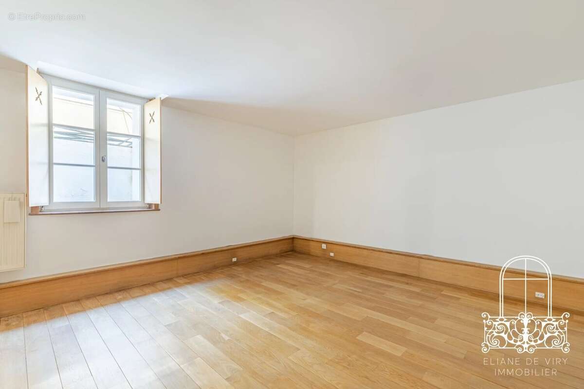 Maison à PARIS-16E