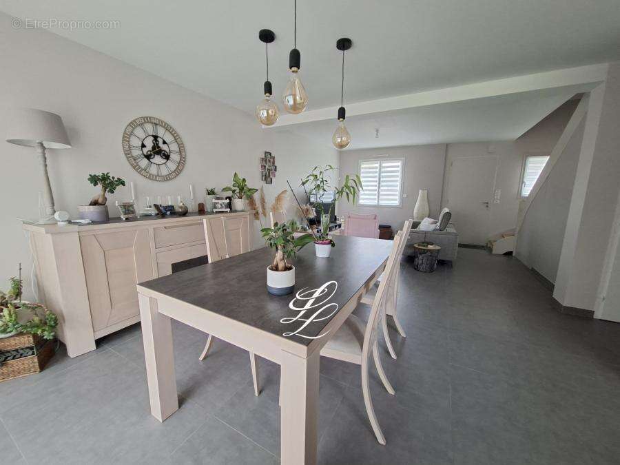 Maison à ETIVAL-LES-LE-MANS