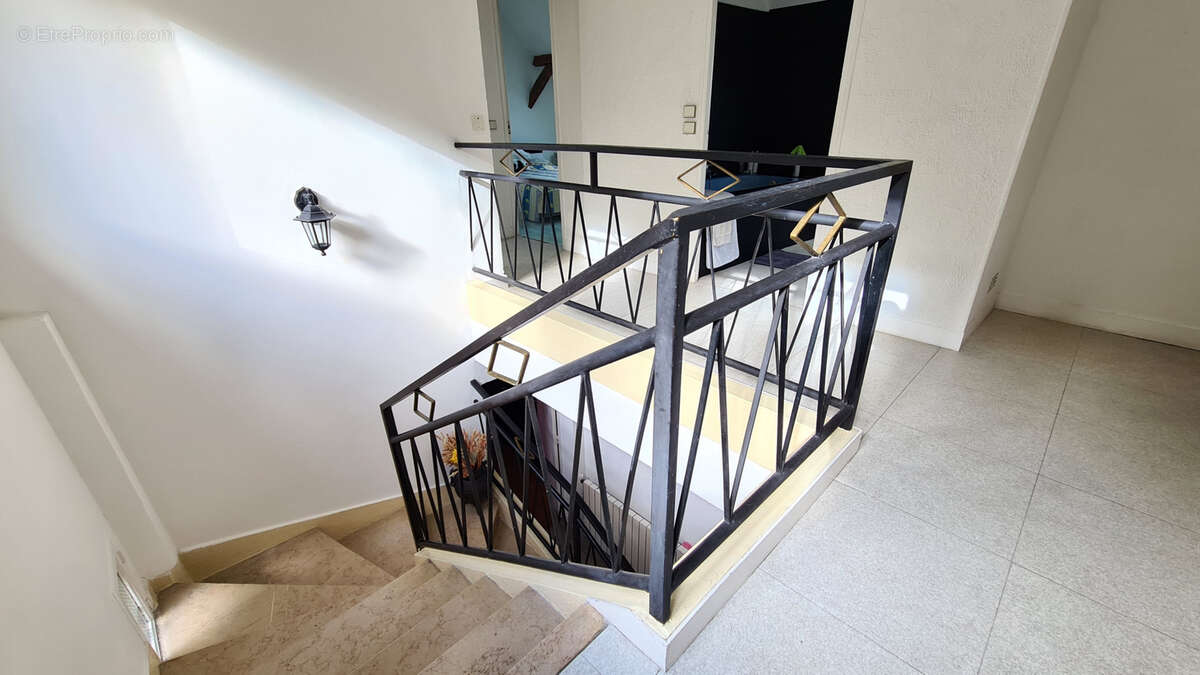 Maison à MARLY-LA-VILLE