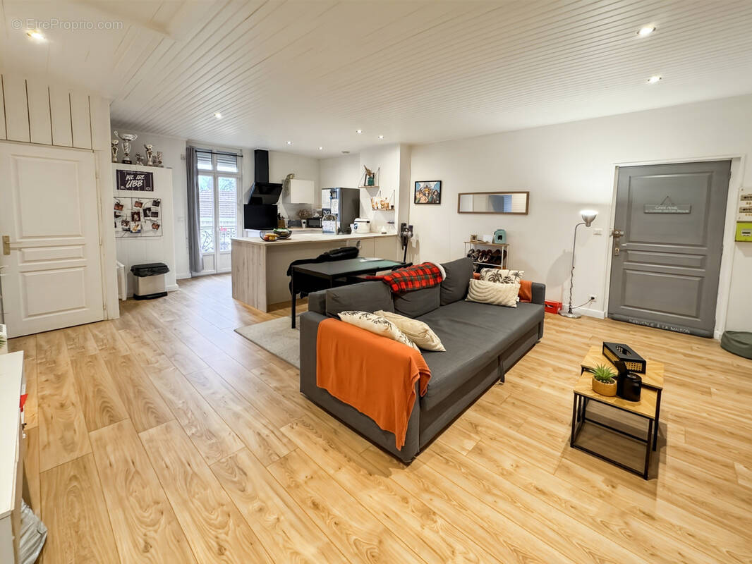 Appartement à LE TEMPLE