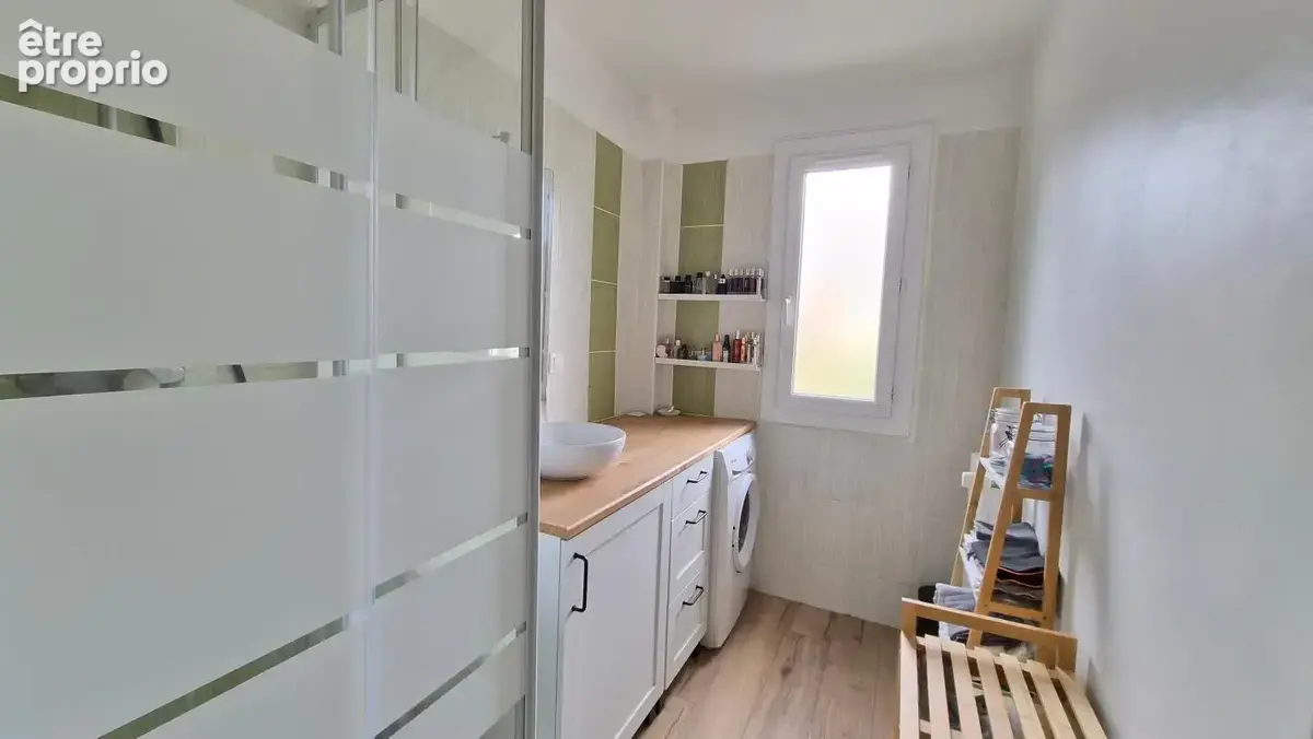 T4 rénové de 69.14 m², dernier étage, balcon, caves, parking - photo 15