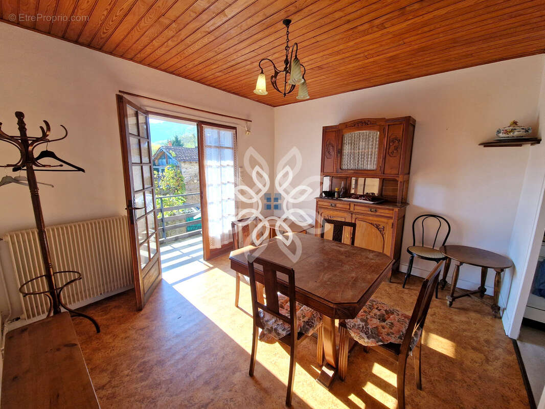 Maison à VILLENEUVE-D'ALLIER