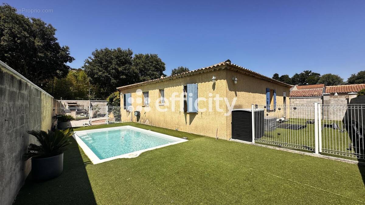 Maison à VEDENE