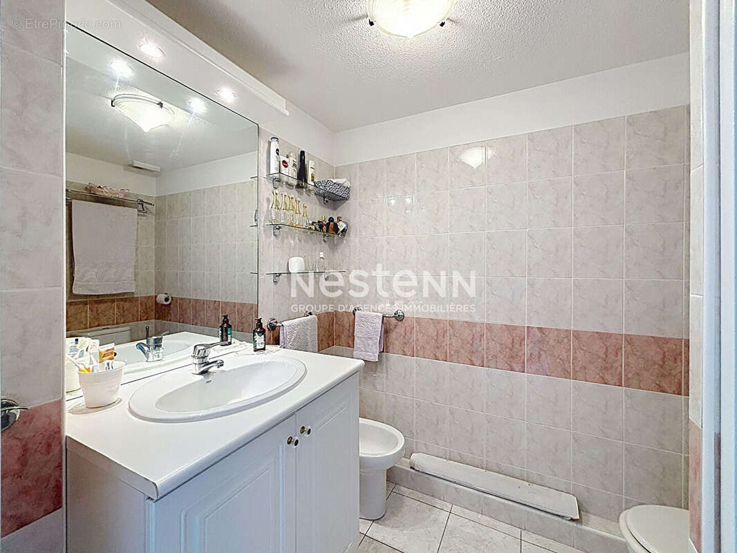 Appartement à VALLAURIS
