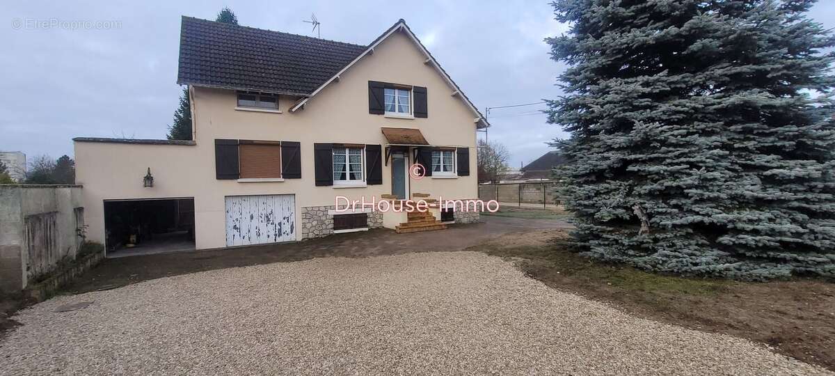 Maison à AMILLY