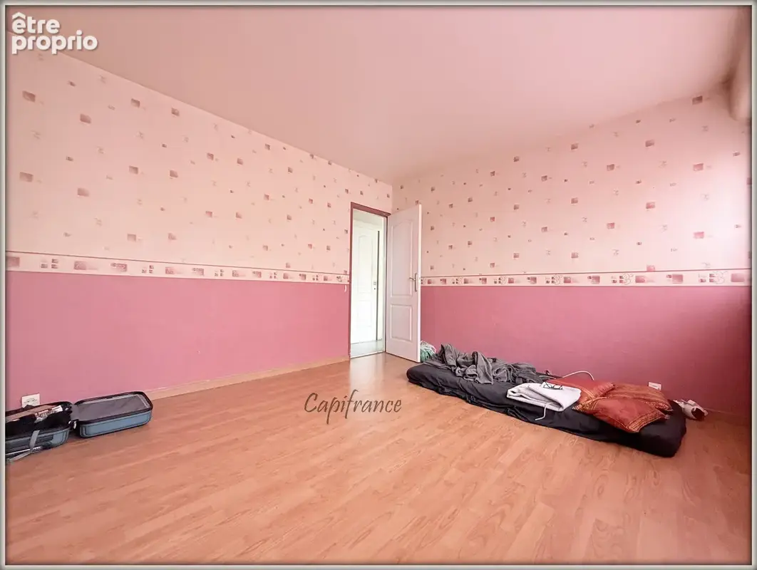 Appartement 4 pièces - 2 places de parking + cave Clichy-sous-bois - photo 7