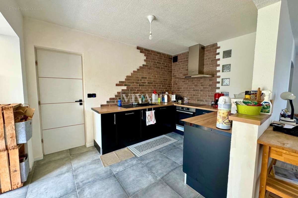 Cuisine - Maison à LA BRILLANNE