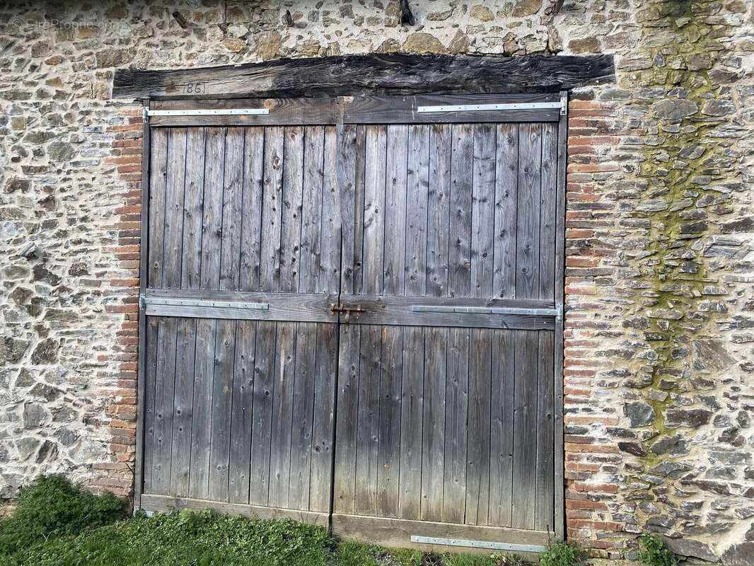 Maison à BUSSIERE-POITEVINE