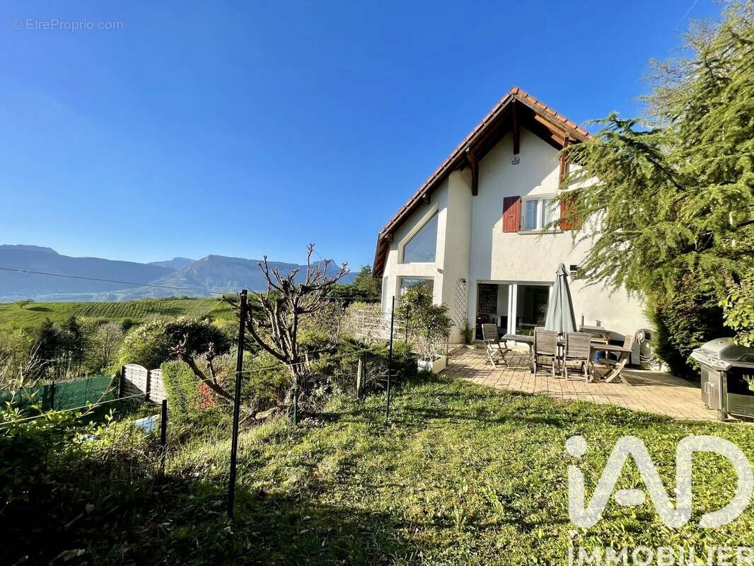 Maison 254 m² à Venon  - photo 2