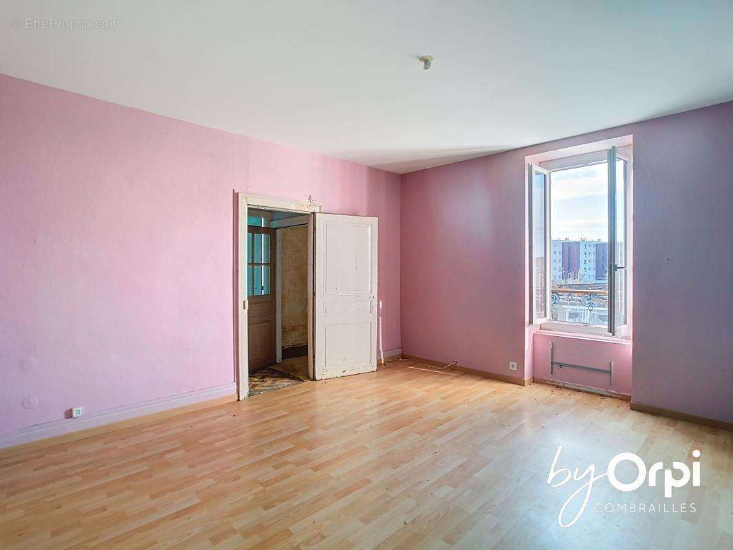 Maison à COMMENTRY