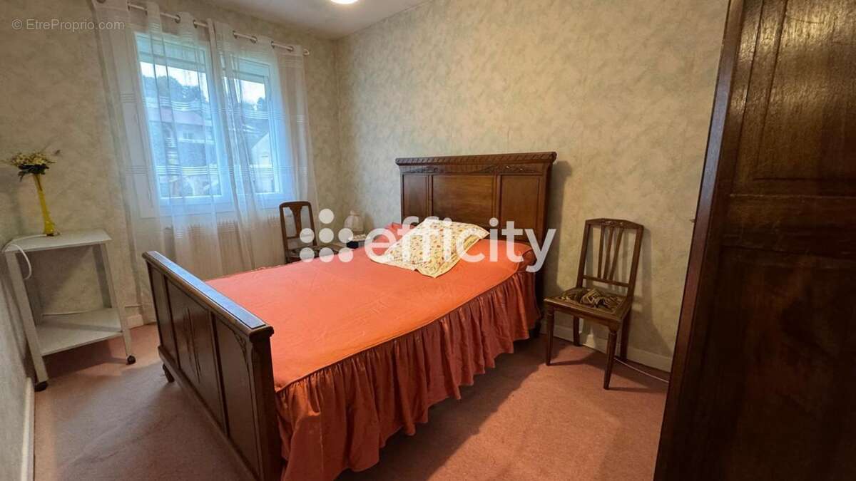 Maison à LA MONNERIE-LE-MONTEL