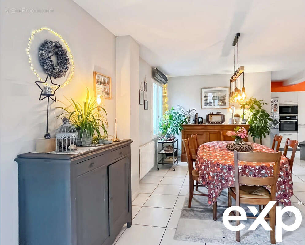 Maison à BELLENGREVILLE