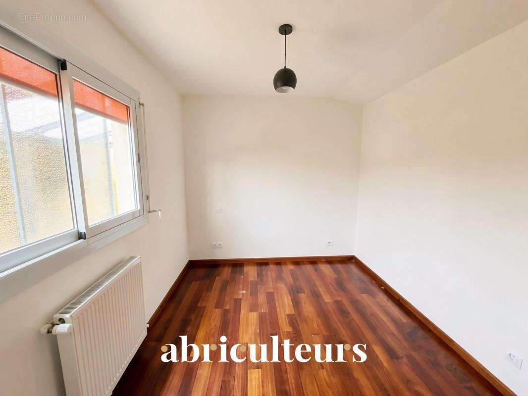 Duplex  de 69,37 m² en vente à Bordeaux /Quai des Chartrons (33300) - photo 3