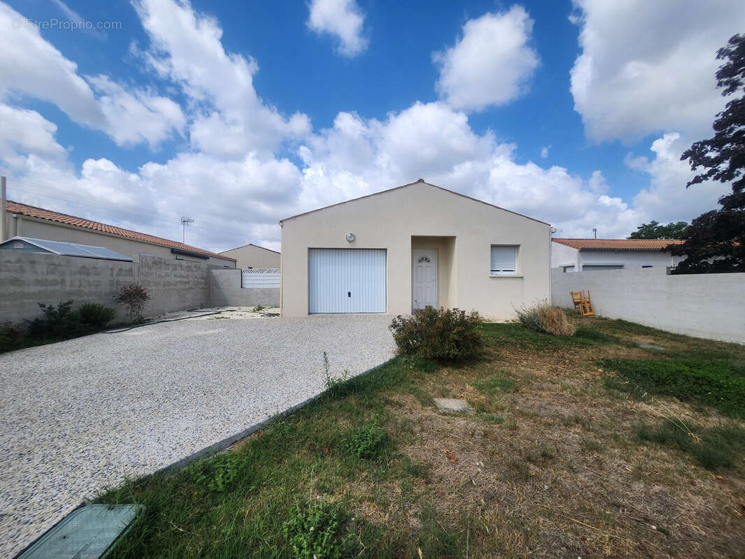 Maison 109 m² à Sainte-Gemme  - photo 2