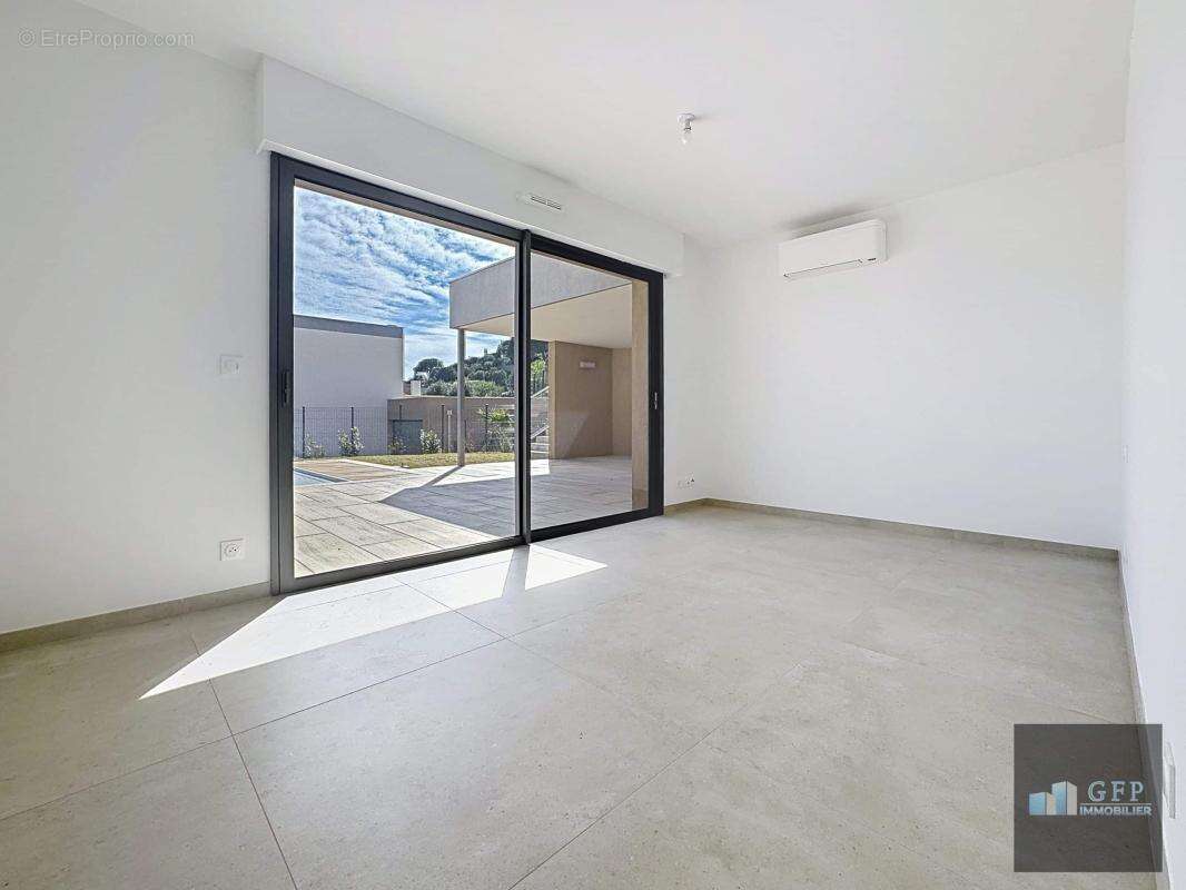 Villa contemporaine avec piscine et vue mer au Lavandou – Quartier La Fossette - photo 6