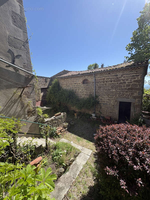 Maison à ISSERTEAUX
