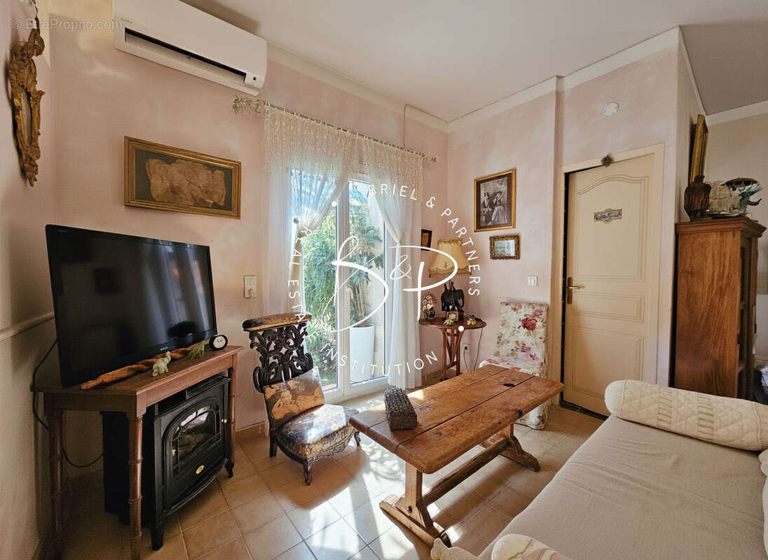 Appartement à LORGUES