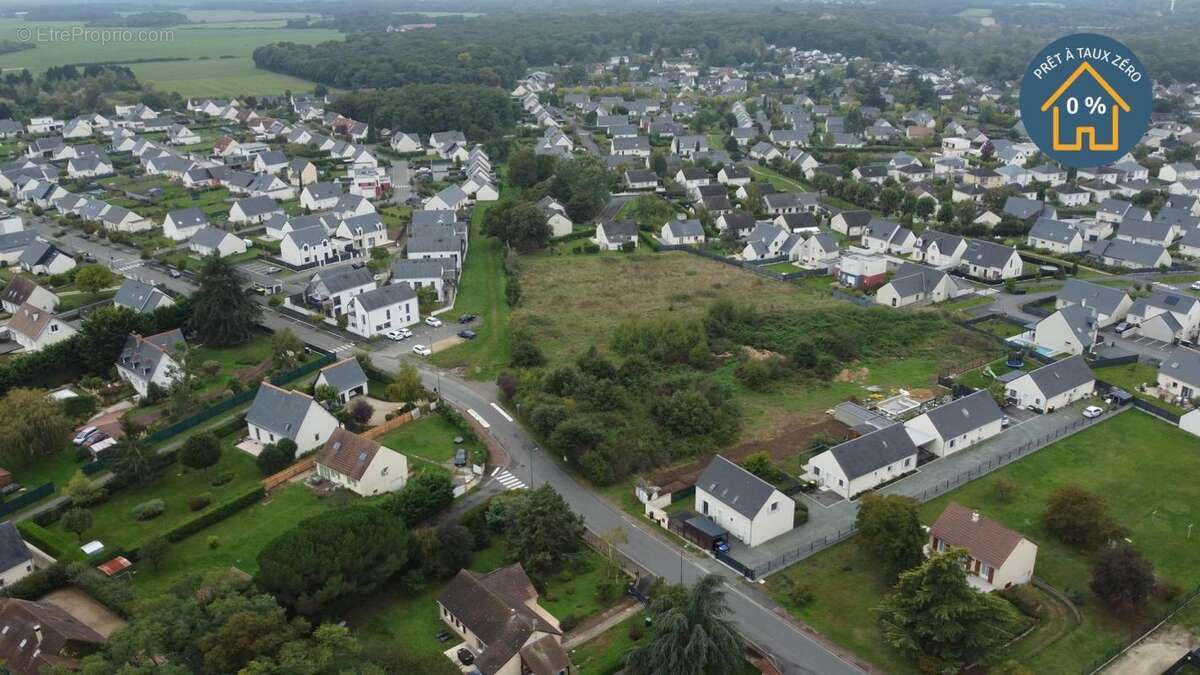 Terrain à MONTBAZON