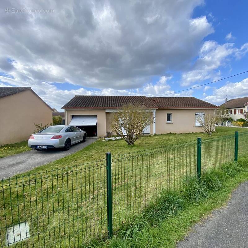 Maison à AIXE-SUR-VIENNE