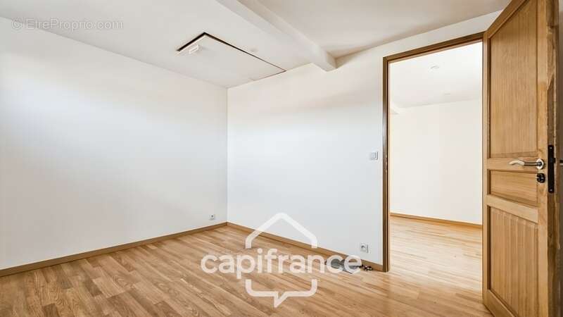 Maison familiale proche Dammartin-en-Goële entièrement rénovée- 115 m² -jardin-Au calme - photo 3