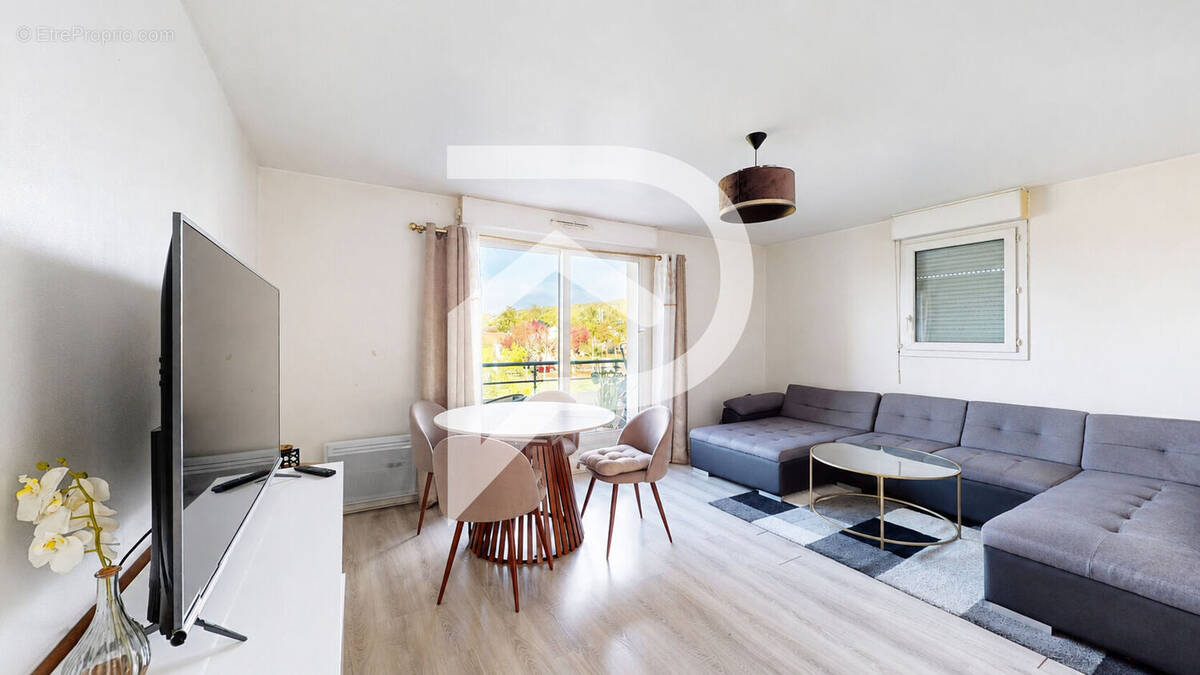 Appartement à CHANTELOUP-LES-VIGNES
