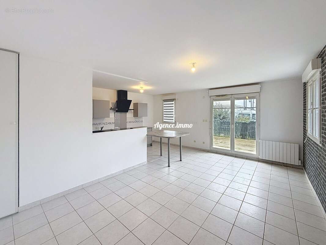 Appartement à LA VILLE-AUX-DAMES