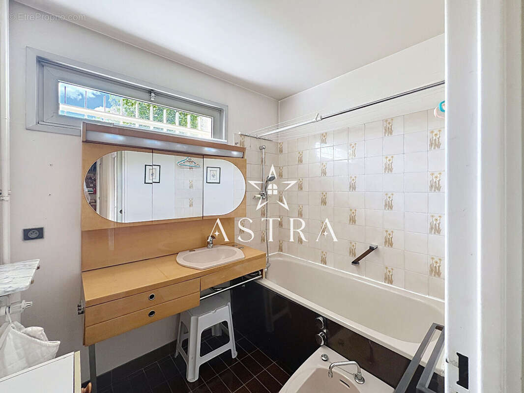 Appartement à LE PLESSIS-ROBINSON