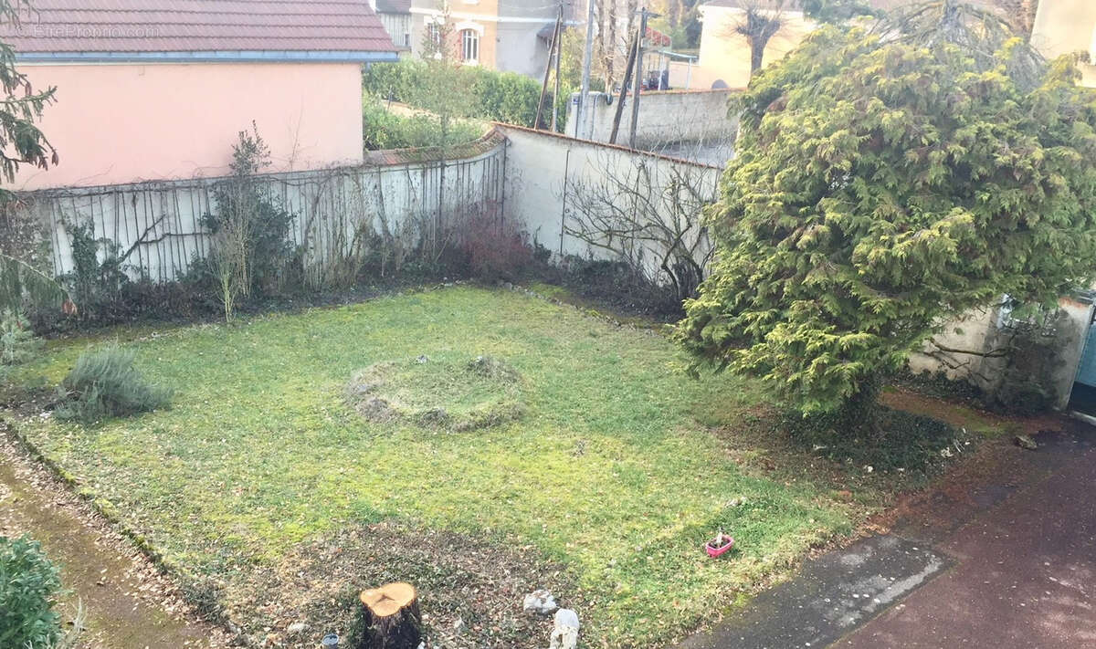 Terrain à LA TOUR-DU-PIN