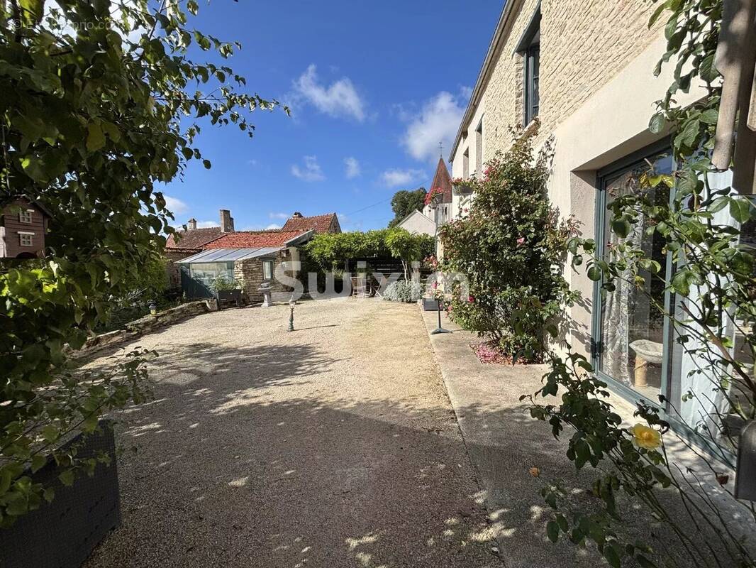 Maison à BARD-LES-EPOISSES