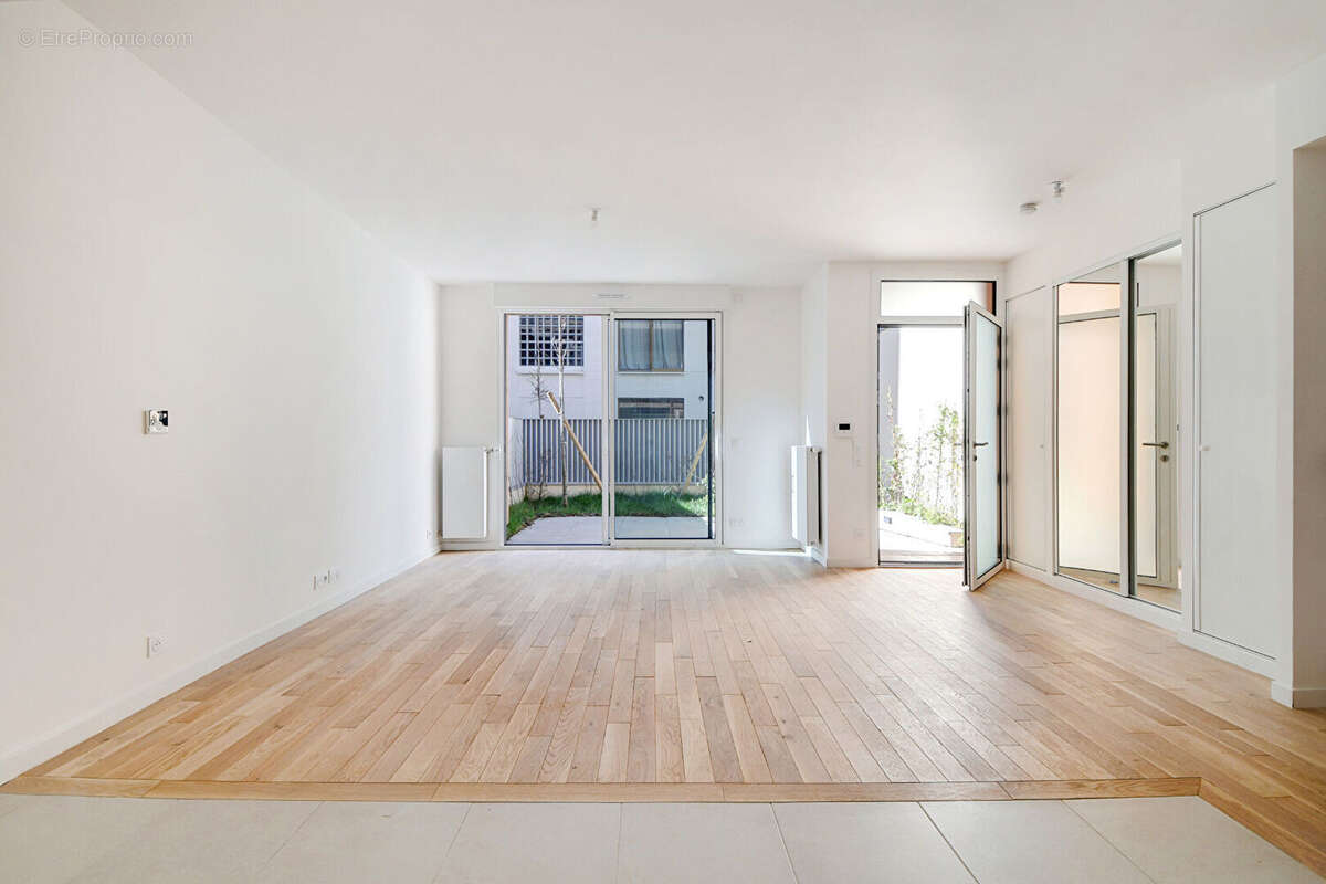 Appartement à PARIS-15E