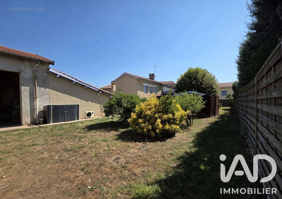 Maison 225 m² à Saint-Marcellin-En-Forez  - photo 6