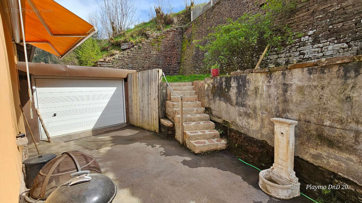Champenay, commune de Plaine, spacieuse maison de caractère, rénovée, 192 m2, 4 chambres. - photo 46