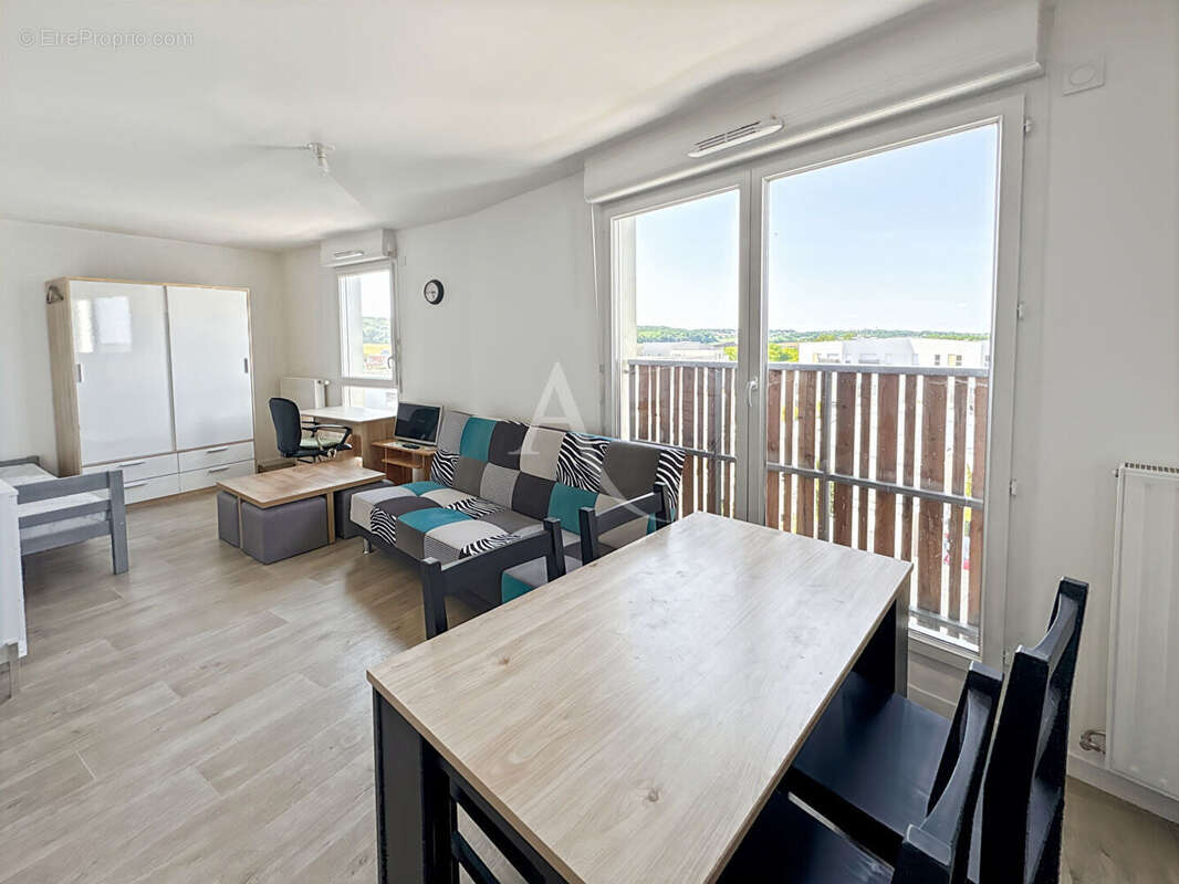 Appartement à JOUY-LE-MOUTIER