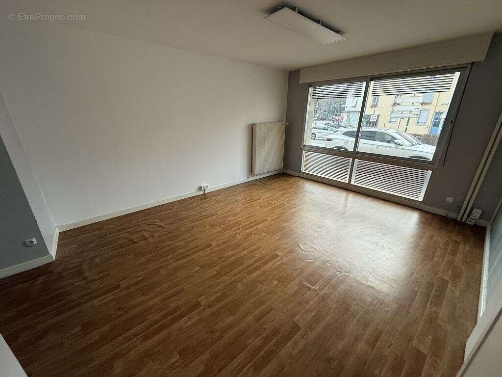 Commerce à REMIREMONT