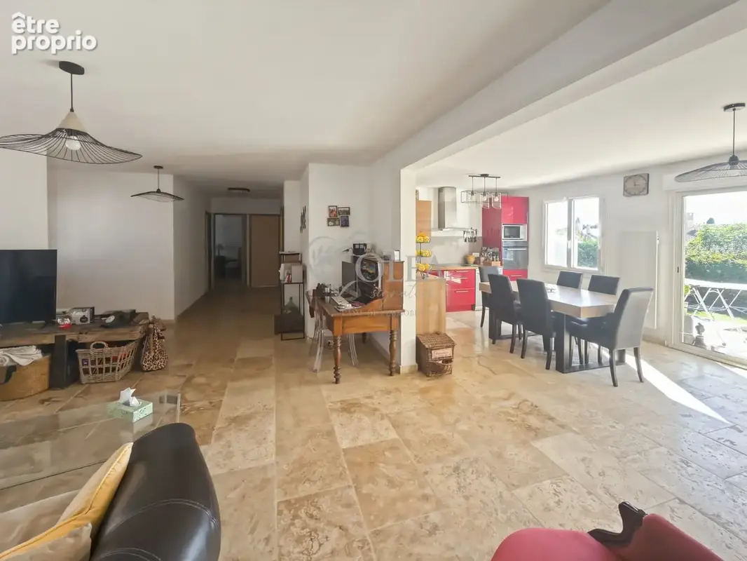 Maison 5 pièces 103 m² à vendre à Uzes (30700) - photo 5