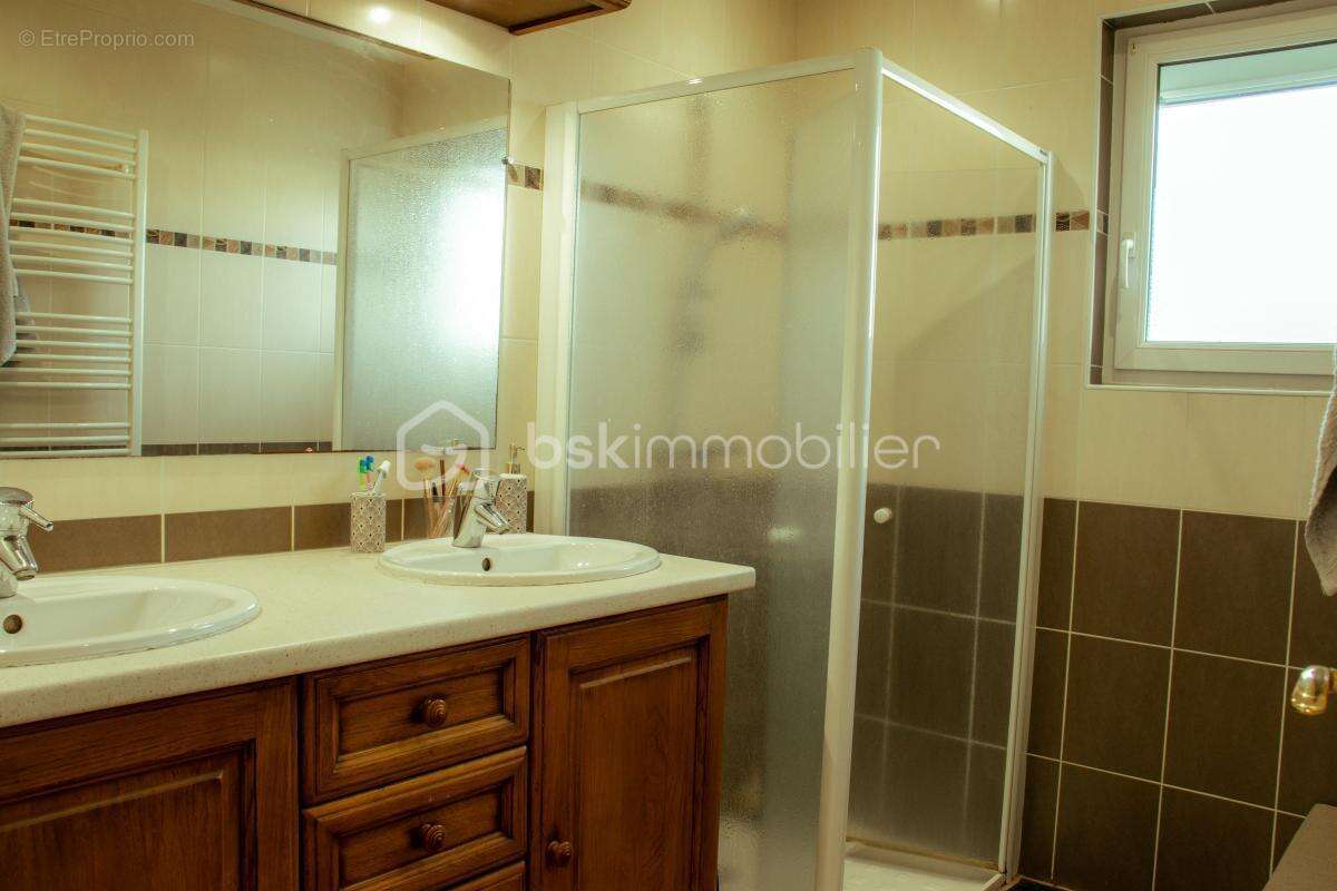 Maison à LUC-LA-PRIMAUBE