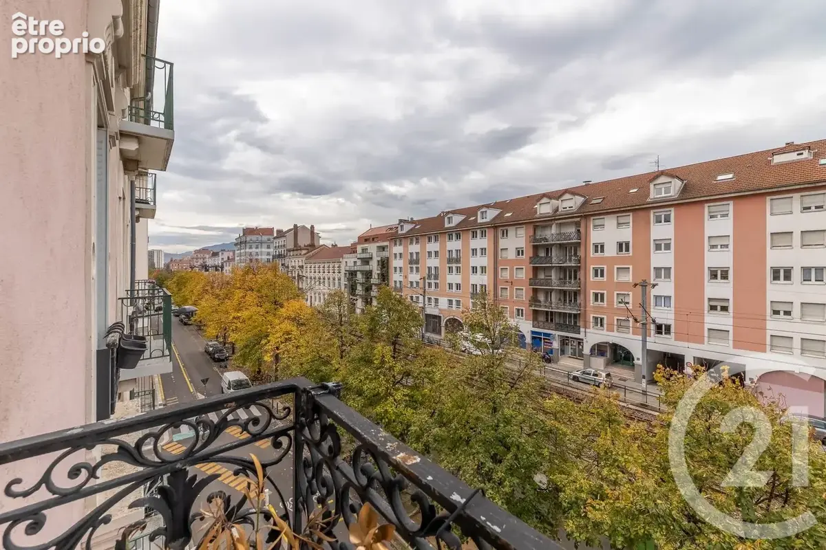 Appartement 3 pièces 45 m² à vendre à Grenoble (38000) - photo 2